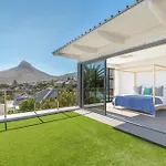 Amara 2 -Designer Penthouse With Solar Power